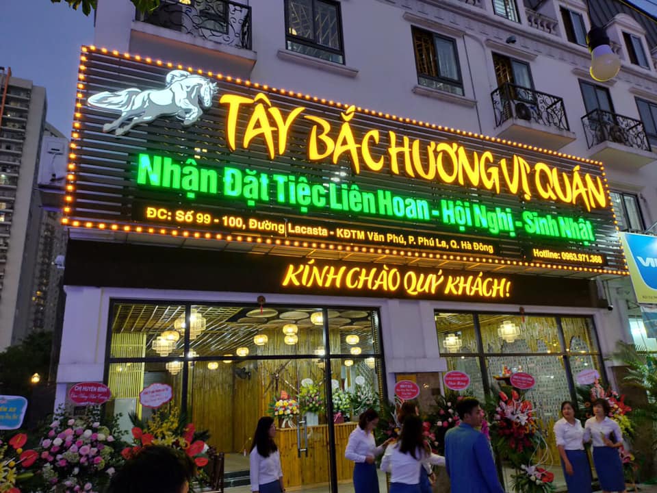 Bảng hiệu nhà hàng