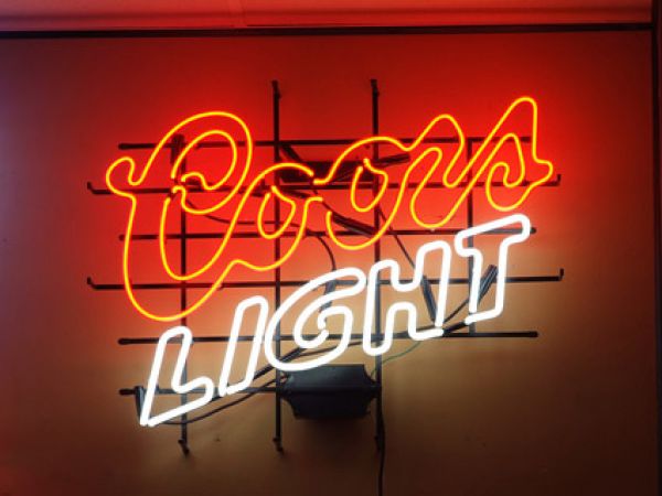 Làm bảng hiệu đèn neon