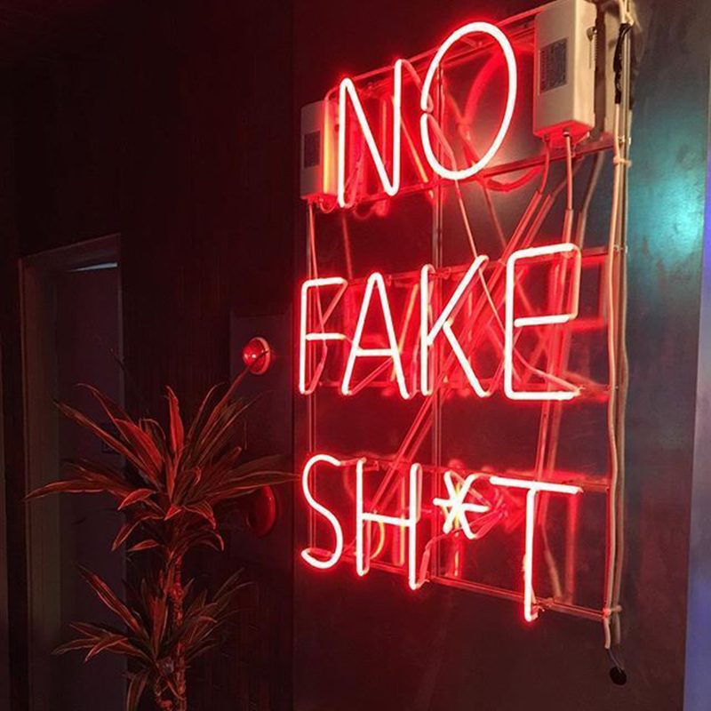 Làm bảng hiệu đèn neon