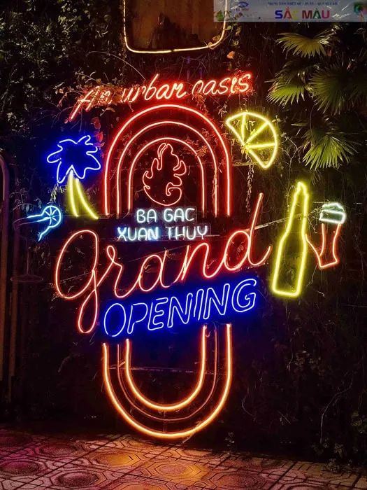 Làm bảng hiệu đèn neon