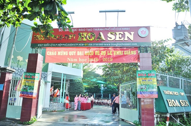 Bảng hiệu trường học