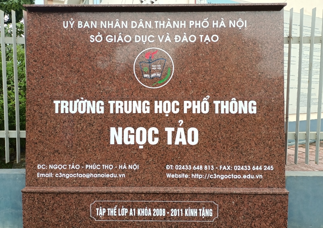 Bảng hiệu trường học