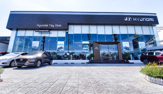 Bảng Hiệu Showroom Ô Tô