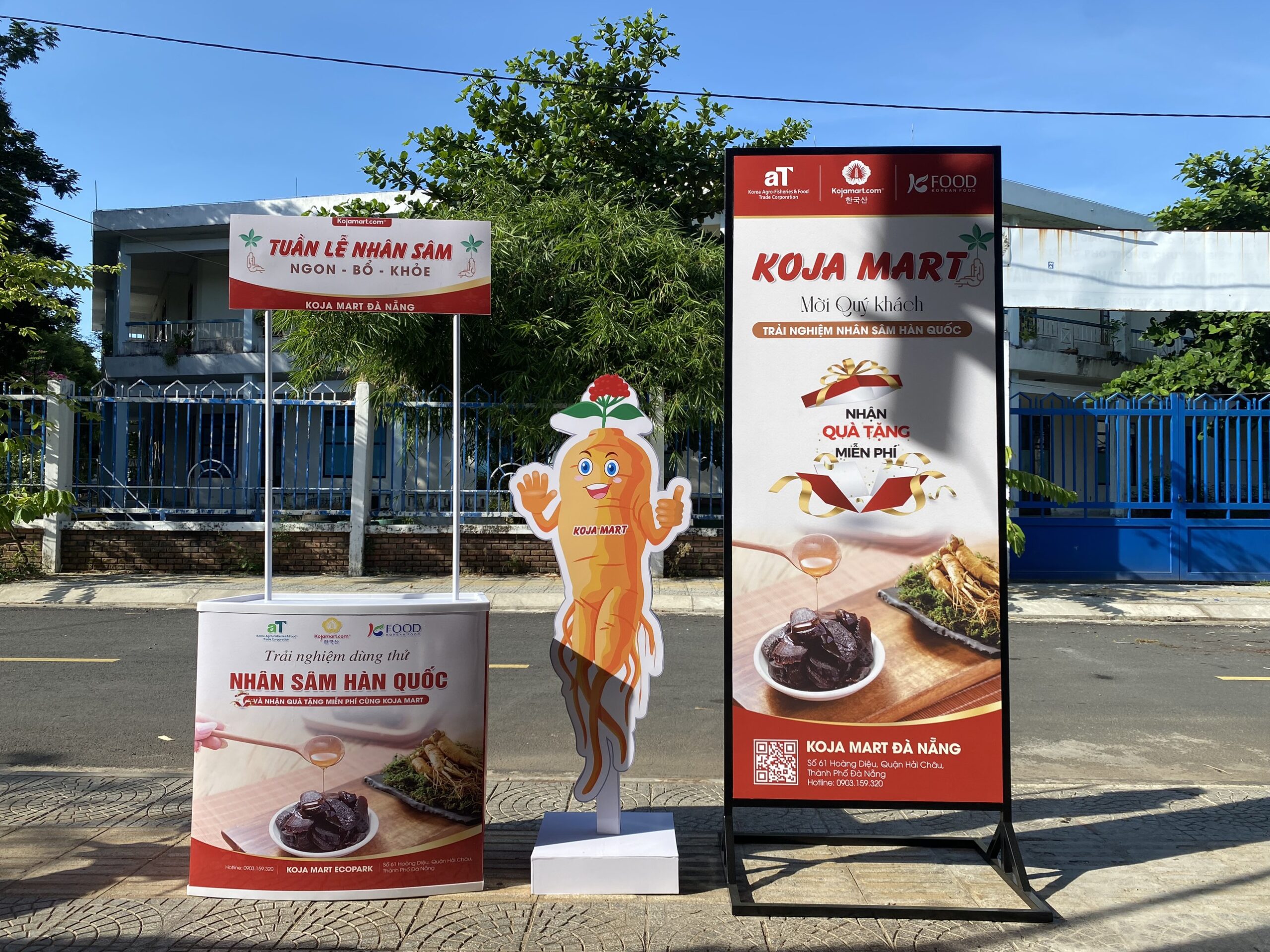Thi Công Booth Bán Hàng Di Động