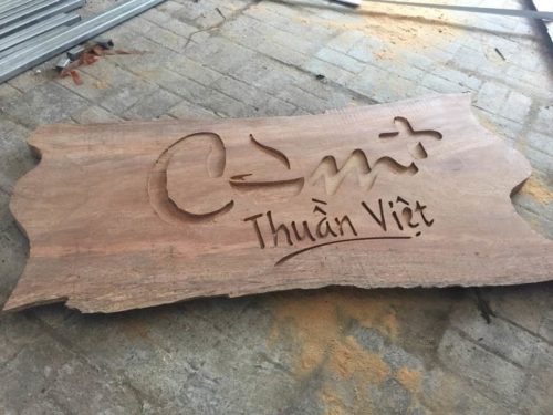 Bảng quảng cáo bằng gỗ