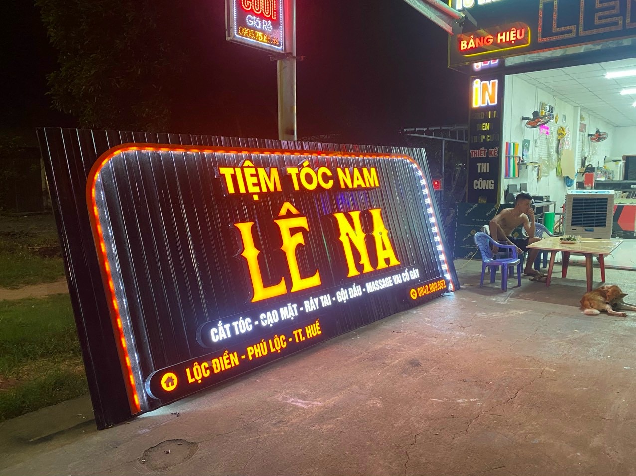 Thi công bảng hiệu bằng tôn