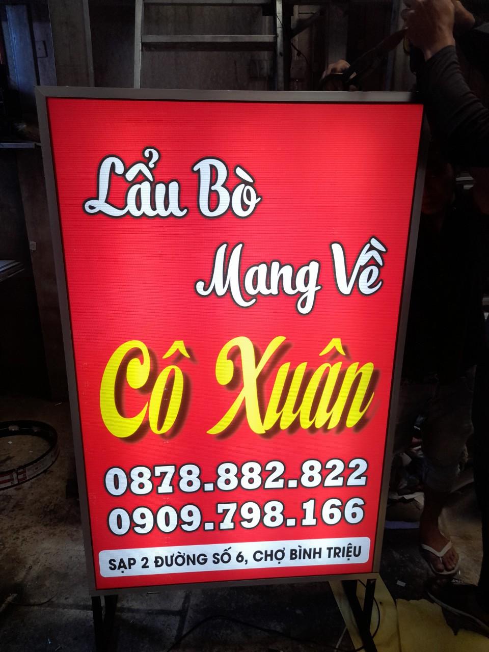 Biển quảng cáo để đường