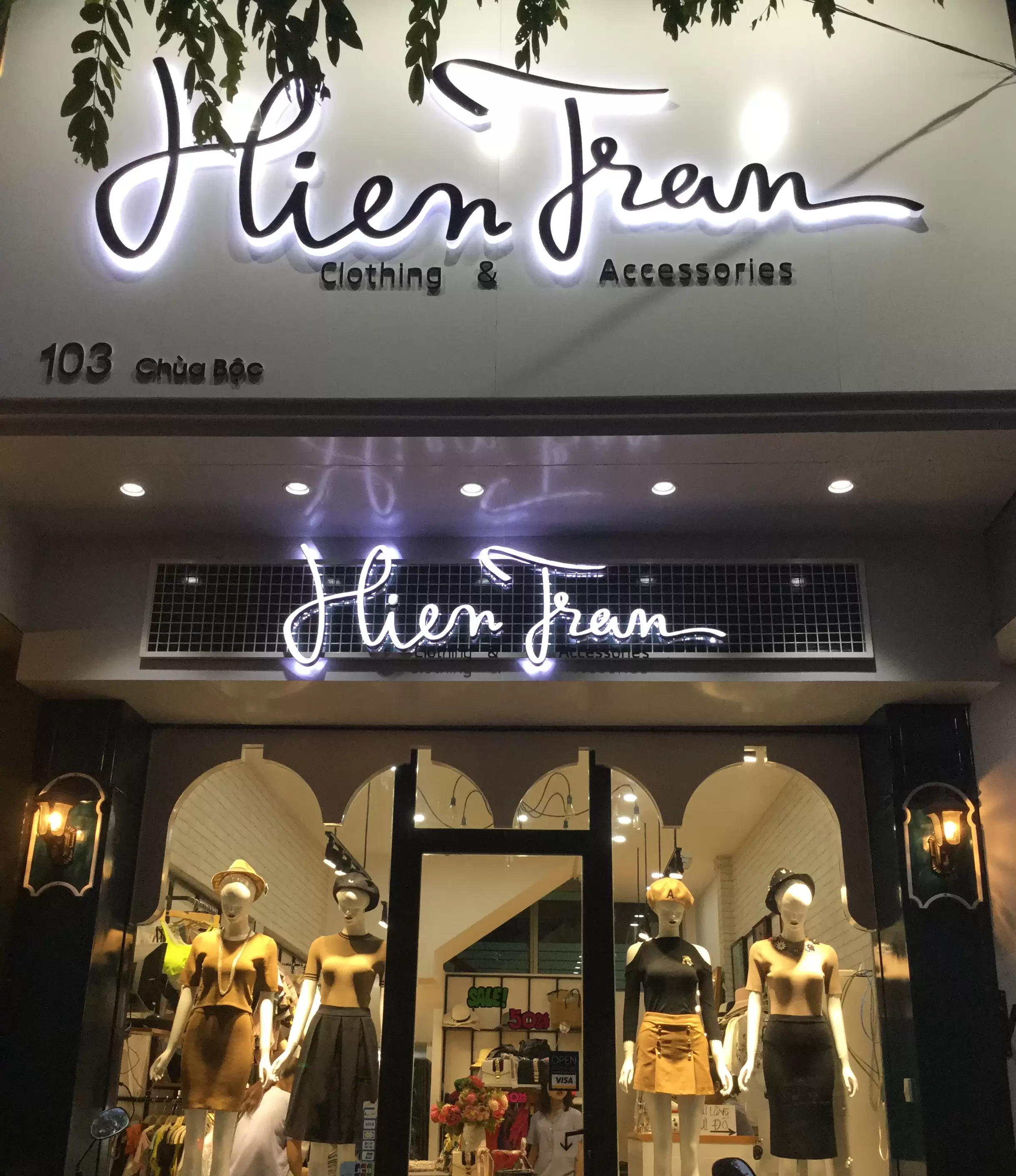Biển hiệu quảng cáo shop quần áo