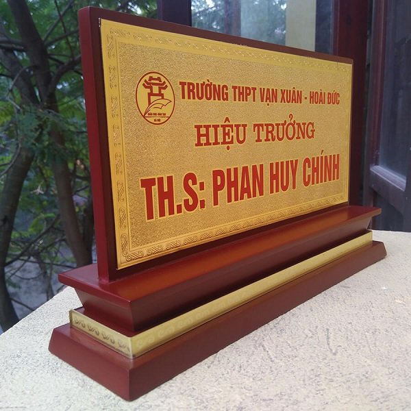 Mẫu biển chức danh để bàn