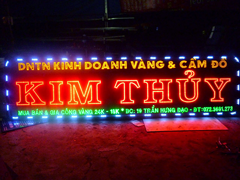 Hộp đèn LED chạy chữ