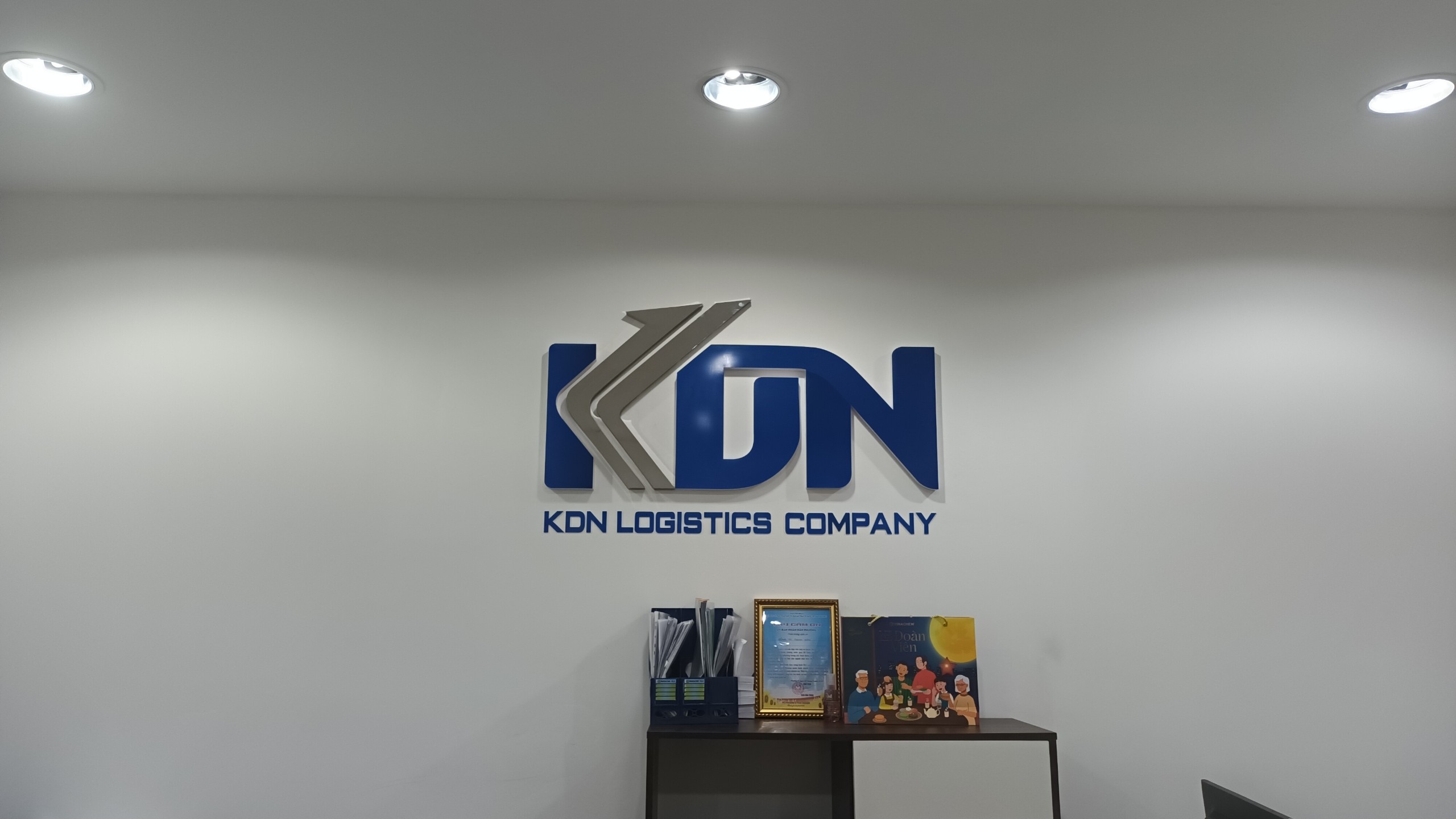 Thi công logo quảng cáo