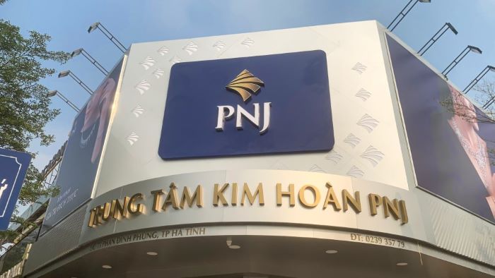 Bảng hiệu tiệm vàng
