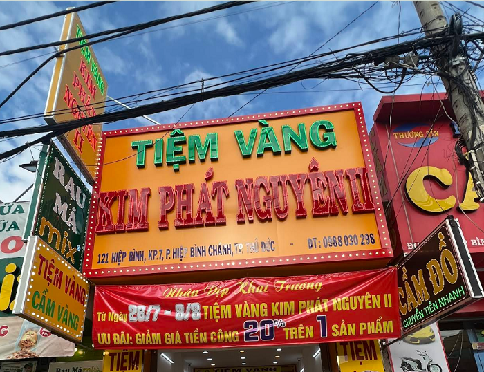 Bảng hiệu tiệm vàng