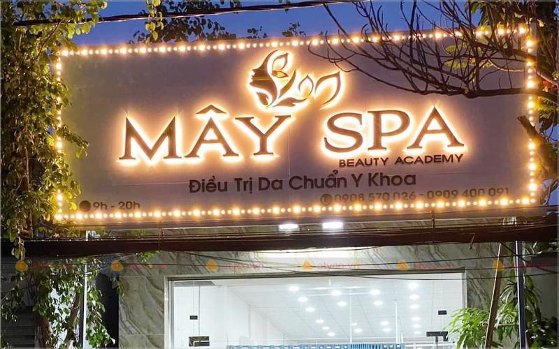 Bảng hiệu chữ nổi có đèn