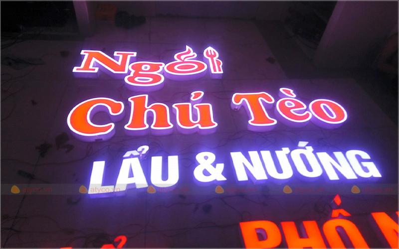 Bảng hiệu chữ nổi có đèn