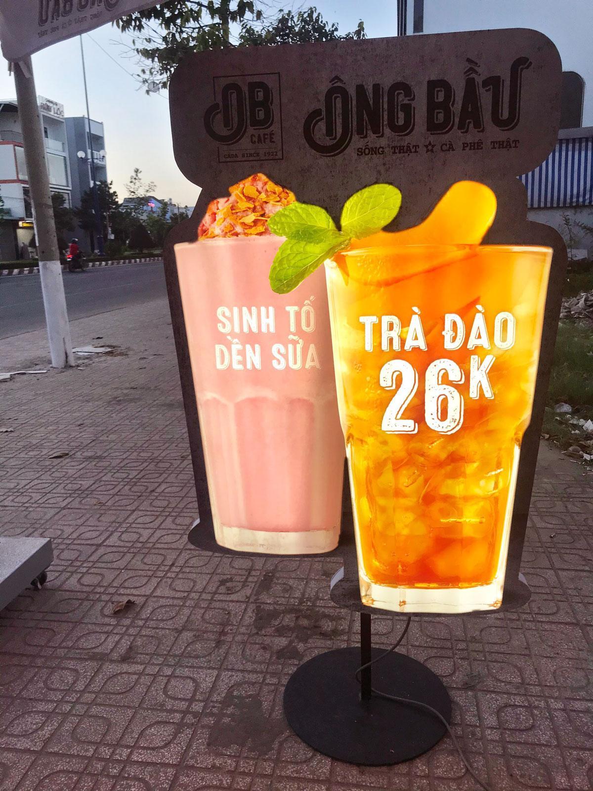 Bảng hiệu hộp đèn đứng