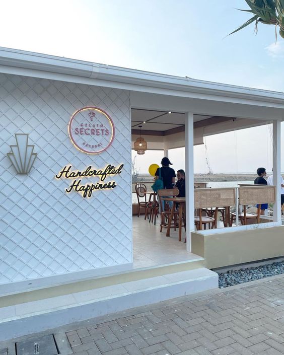 Làm Bảng Hiệu Nhà Hàng Tại TP.HCM