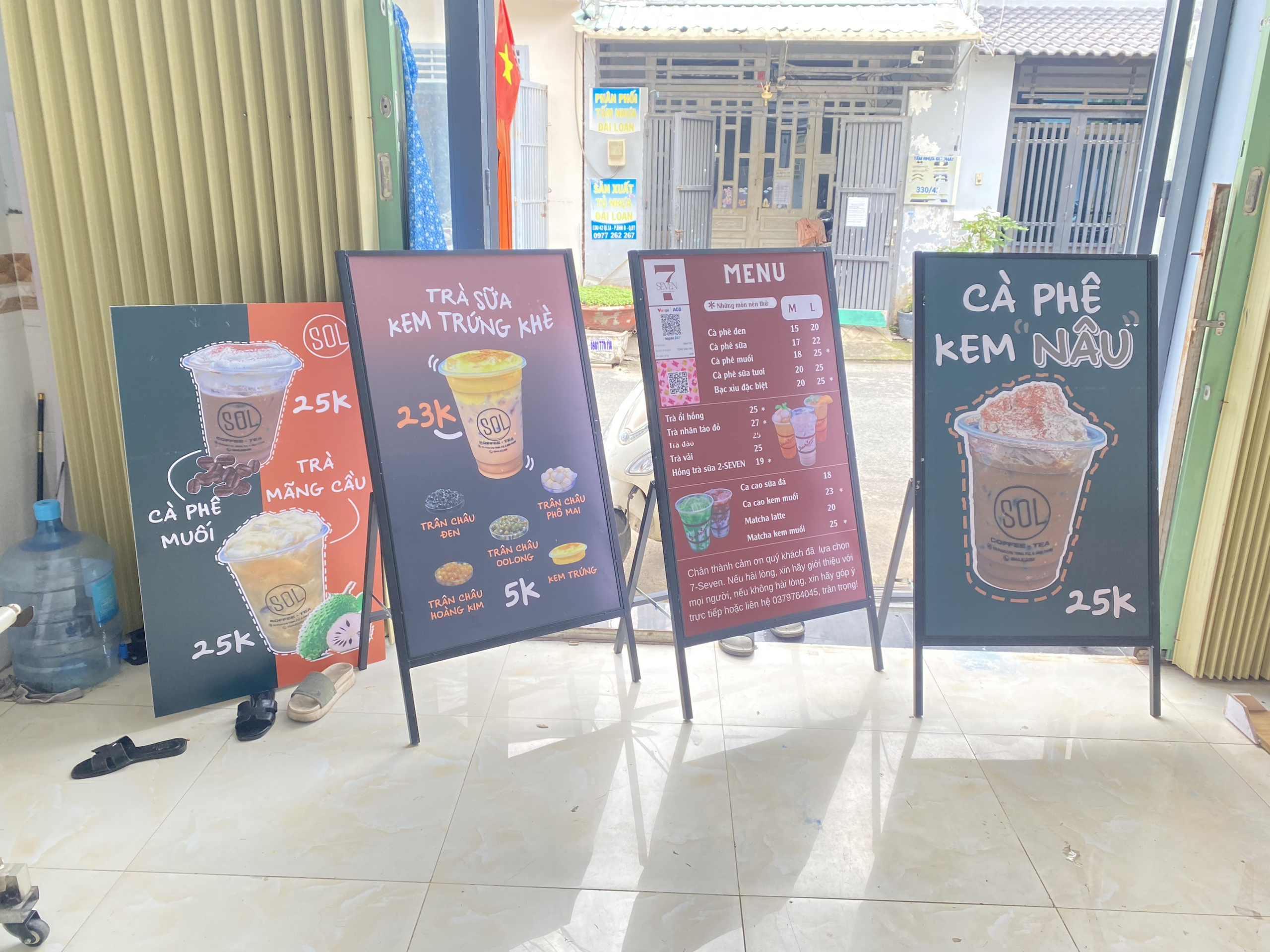 Standee Chân Sắt TP.HCM