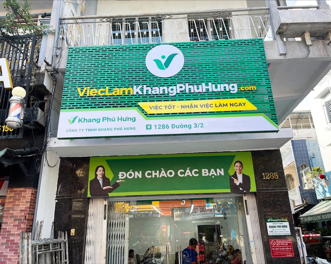 Thi công biển quảng cáo bằng tôn