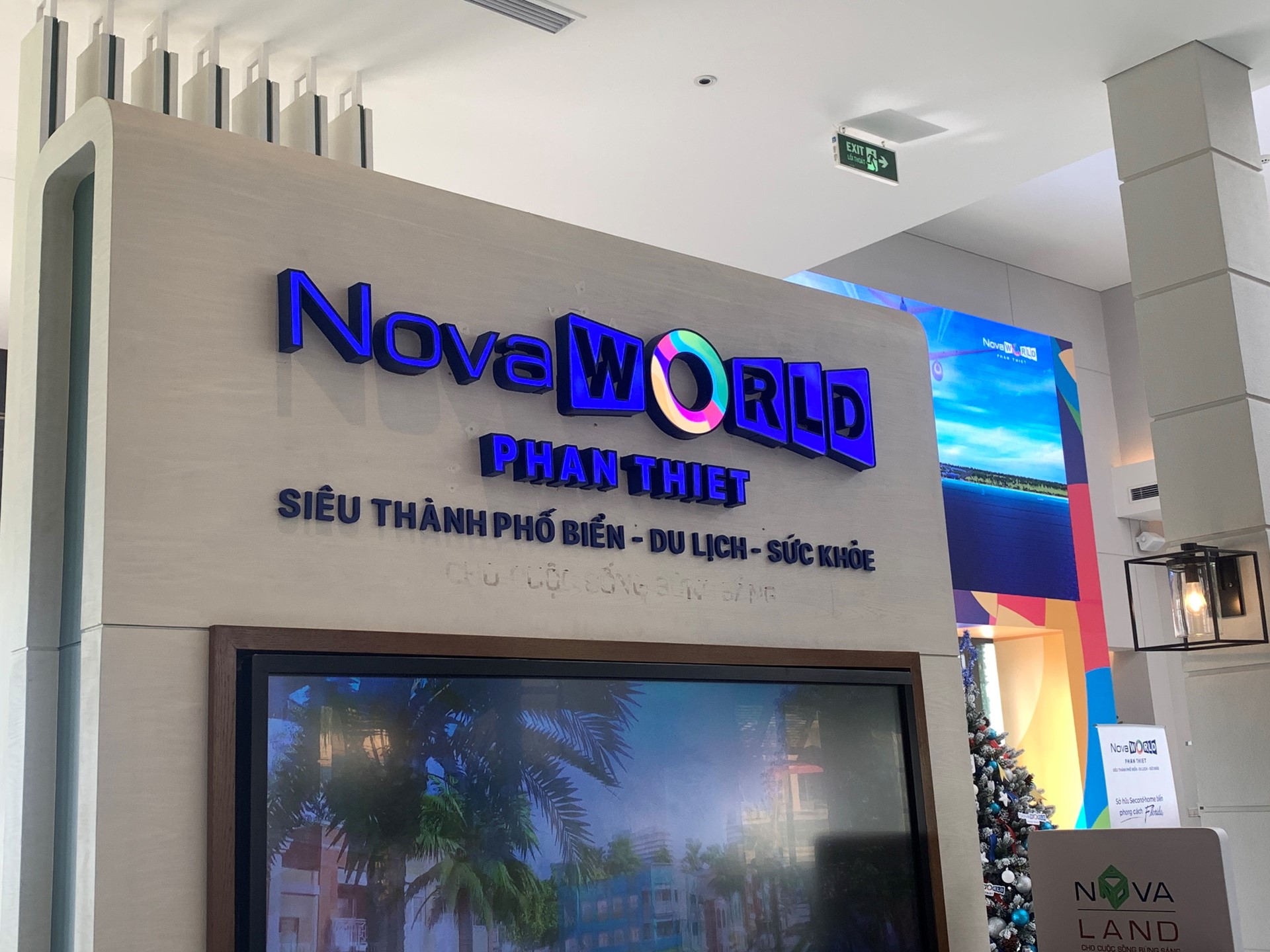 Thi công biển hiệu công trình