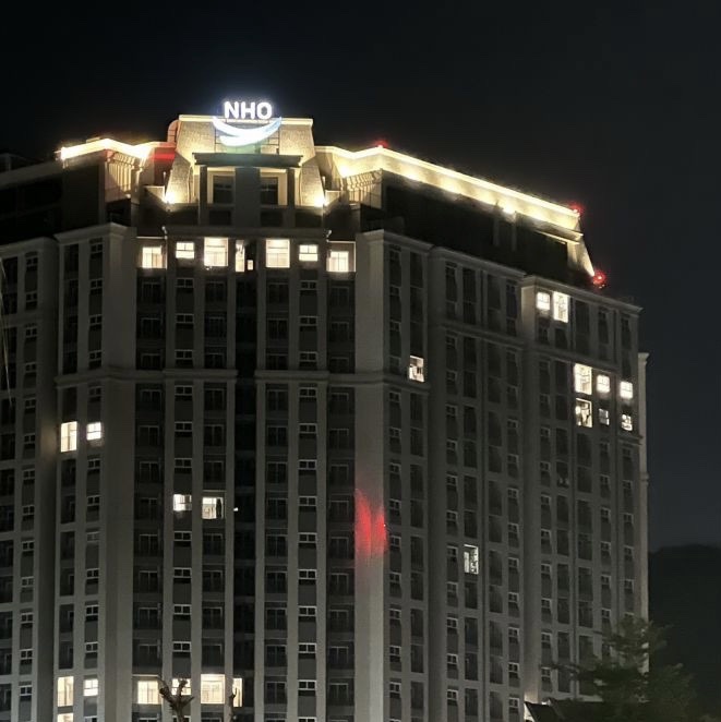 Thi công biển hiệu khách sạn
