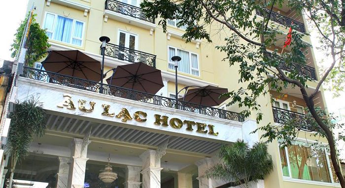Thiết kế biển hiệu khách sạn