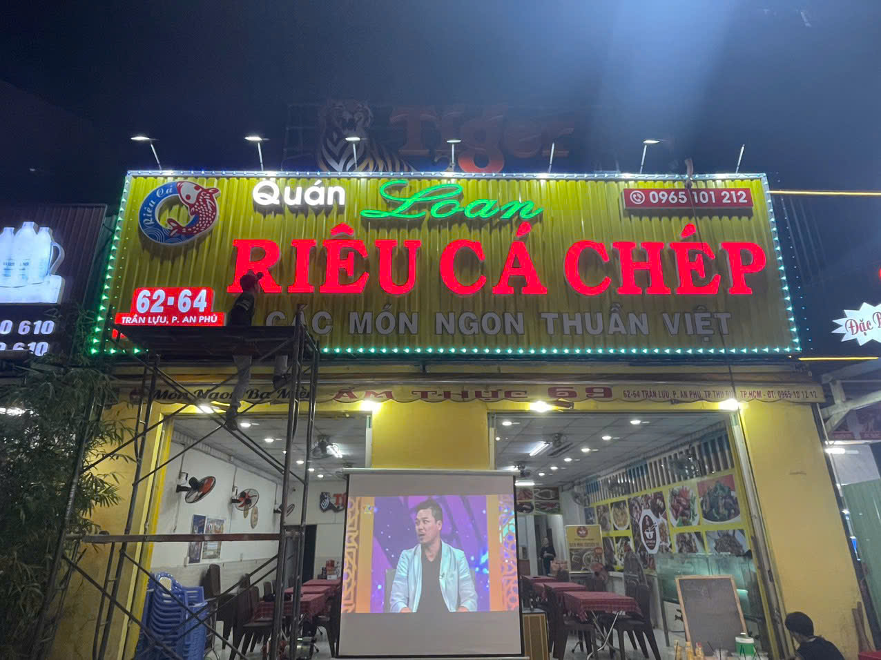Thiết kế biển hiệu quán ăn TP.HCM