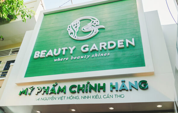 Thiết kế biển hiệu mỹ phẩm chuyên nghiệp