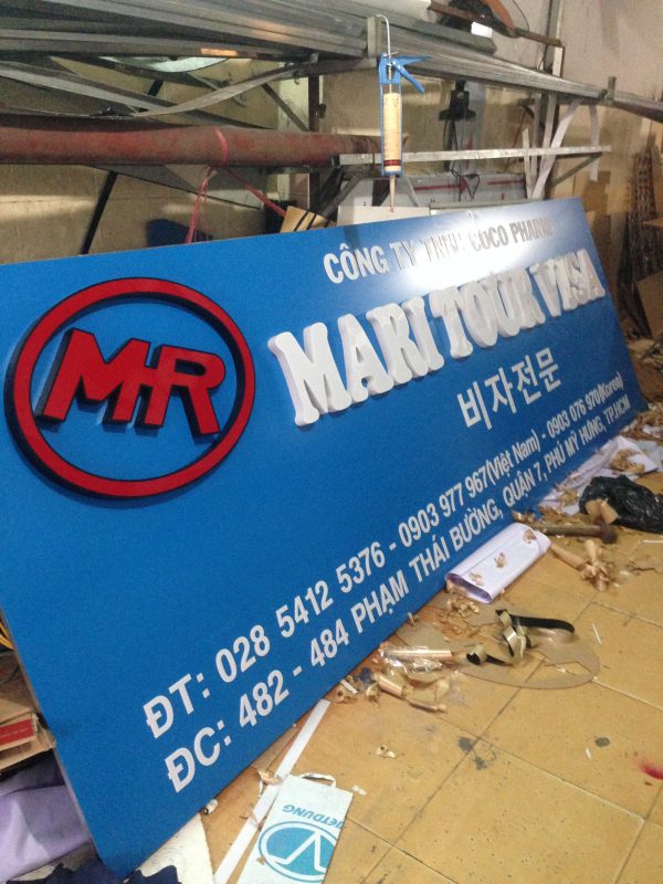 Thiết kế bảng hiệu nhựa chuyên nghiệp tại TP.HCM