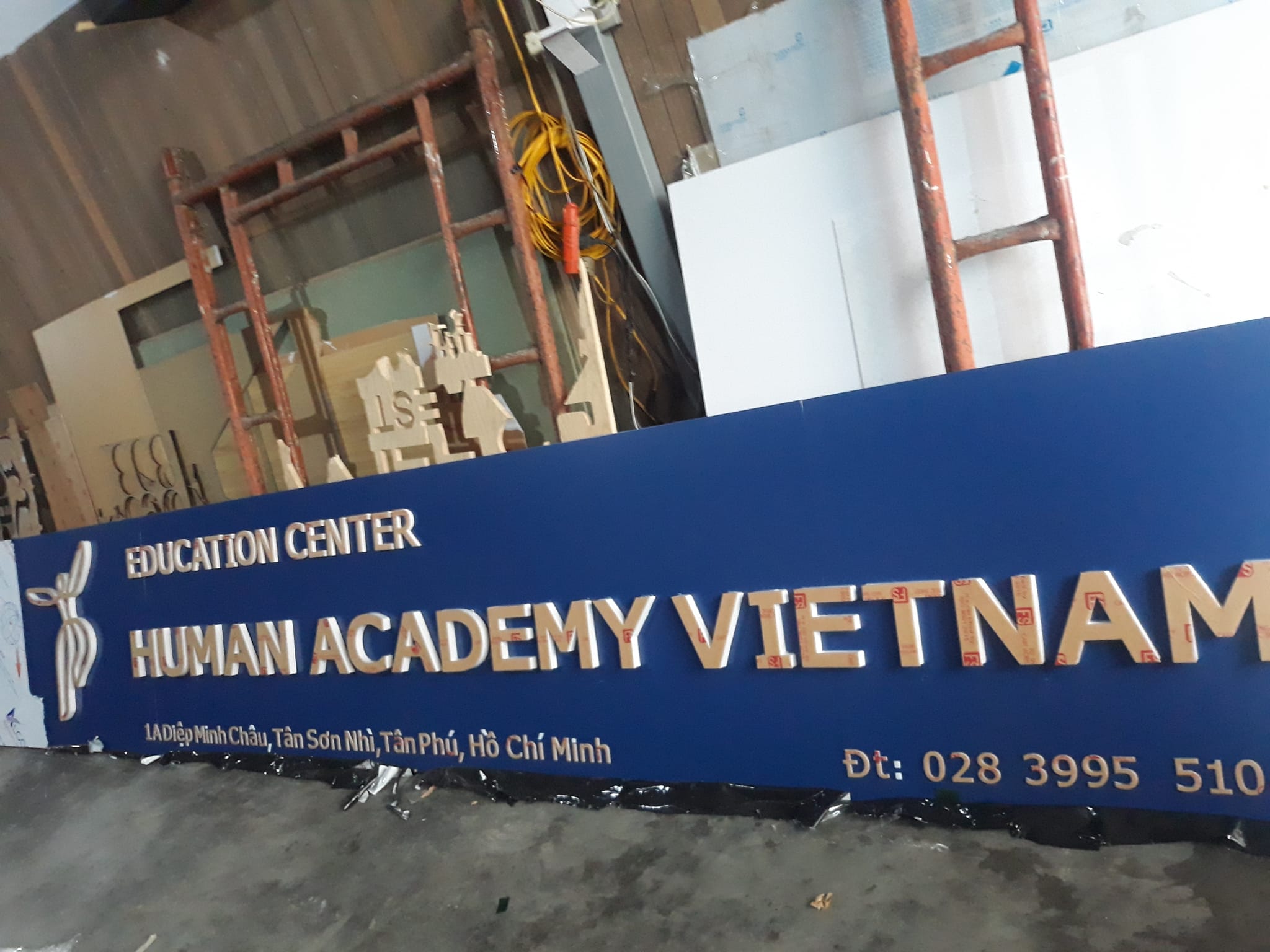 Thiết kế bảng hiệu nhựa chuyên nghiệp tại TP.HCM