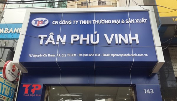Thi công biển quảng cáo gắn tường chuyên nghiệp tại TP.HCM