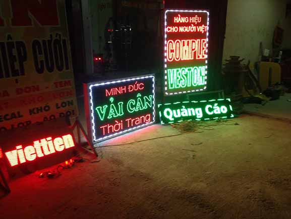 Thi công bảng hiệu vẫy