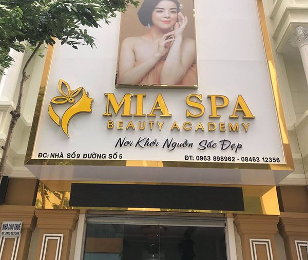 Thiết kế bảng hiệu sang trọng