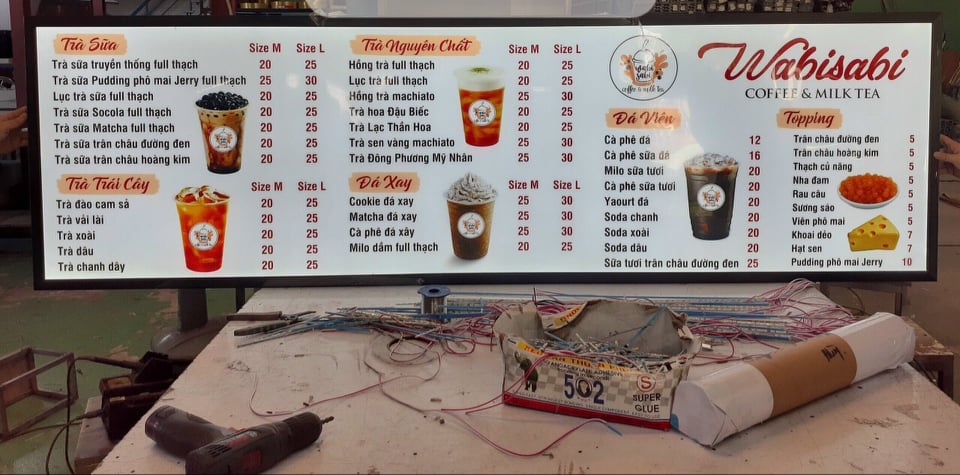 Thi công bảng hiệu hộp đèn trà sữa đẹp, bắt mắt và bền bỉ