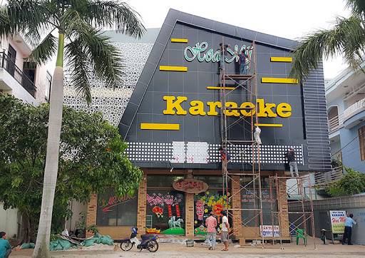 Thi công biển quảng cáo karaoke chuyên nghiệp