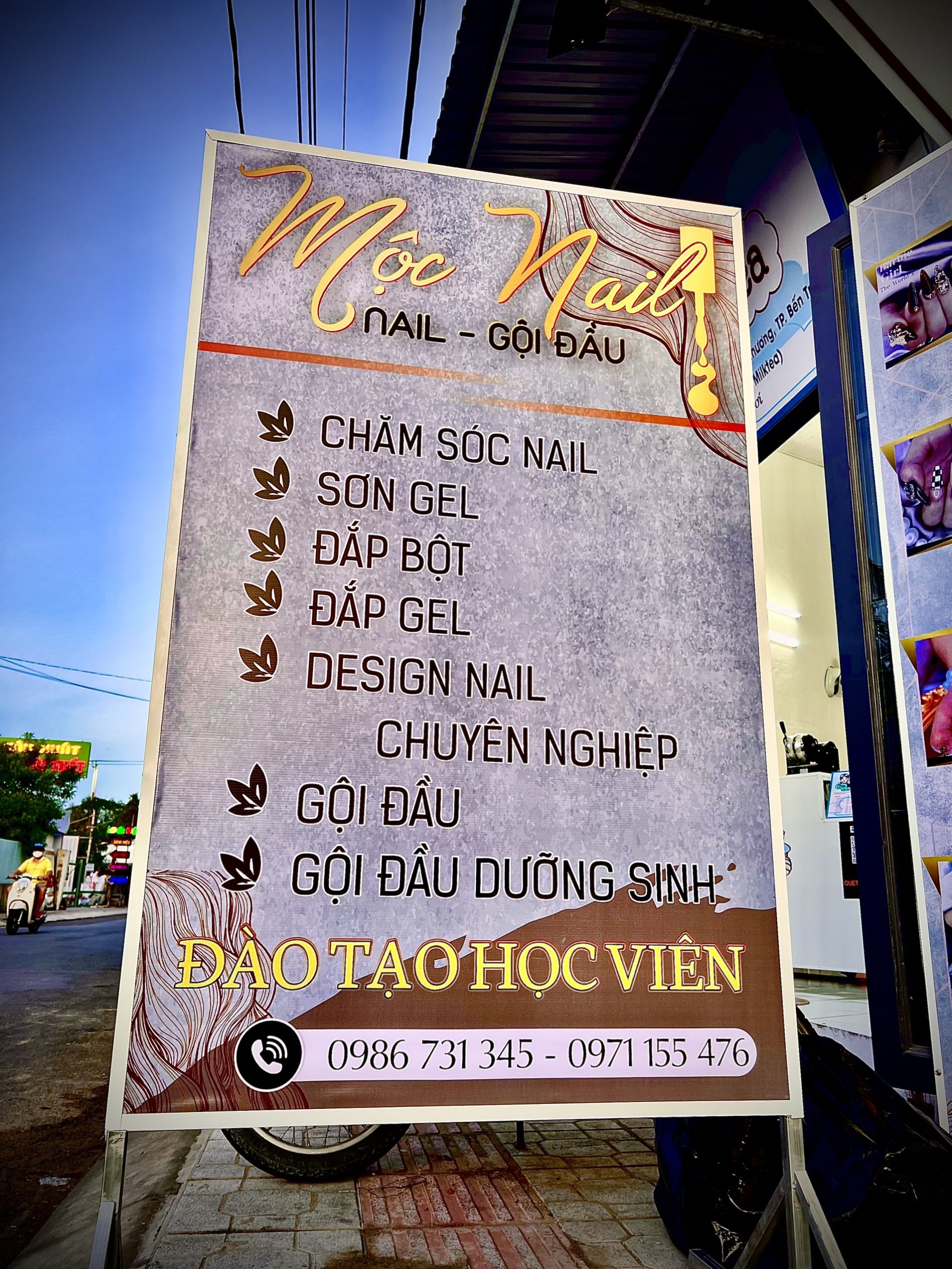 Mẫu bảng hiệu nail đẹp thu hút mọi ánh nhìn