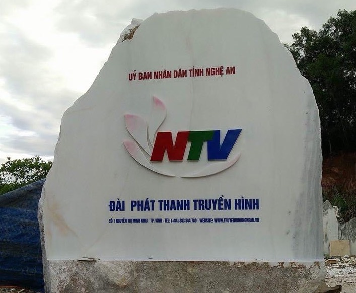 Biển trụ sở công ty
