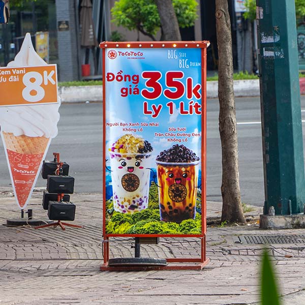 Bảng hiệu đứng 2 mặt