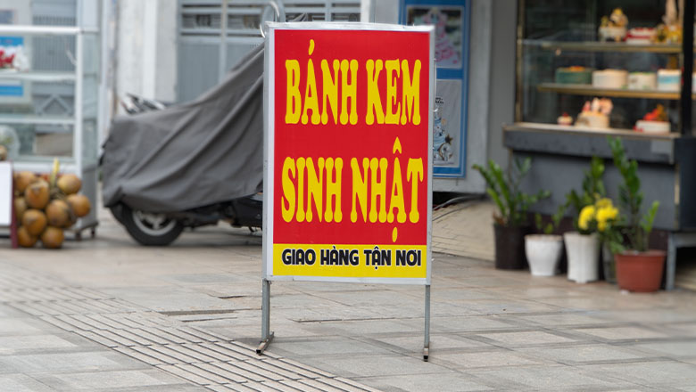 Thi công bảng hiệu đứng 2 mặt