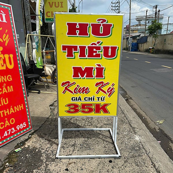 Thi công bảng hiệu đứng 2 mặt