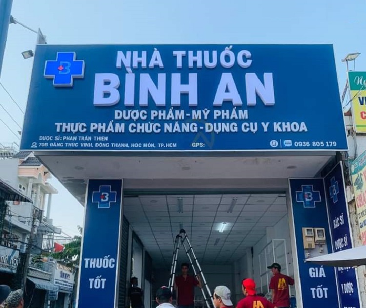 Biển hiệu quầy thuốc tây
