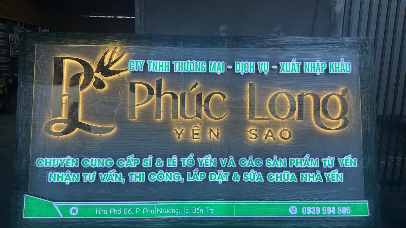 Thi công bảng hiệu độc lạ