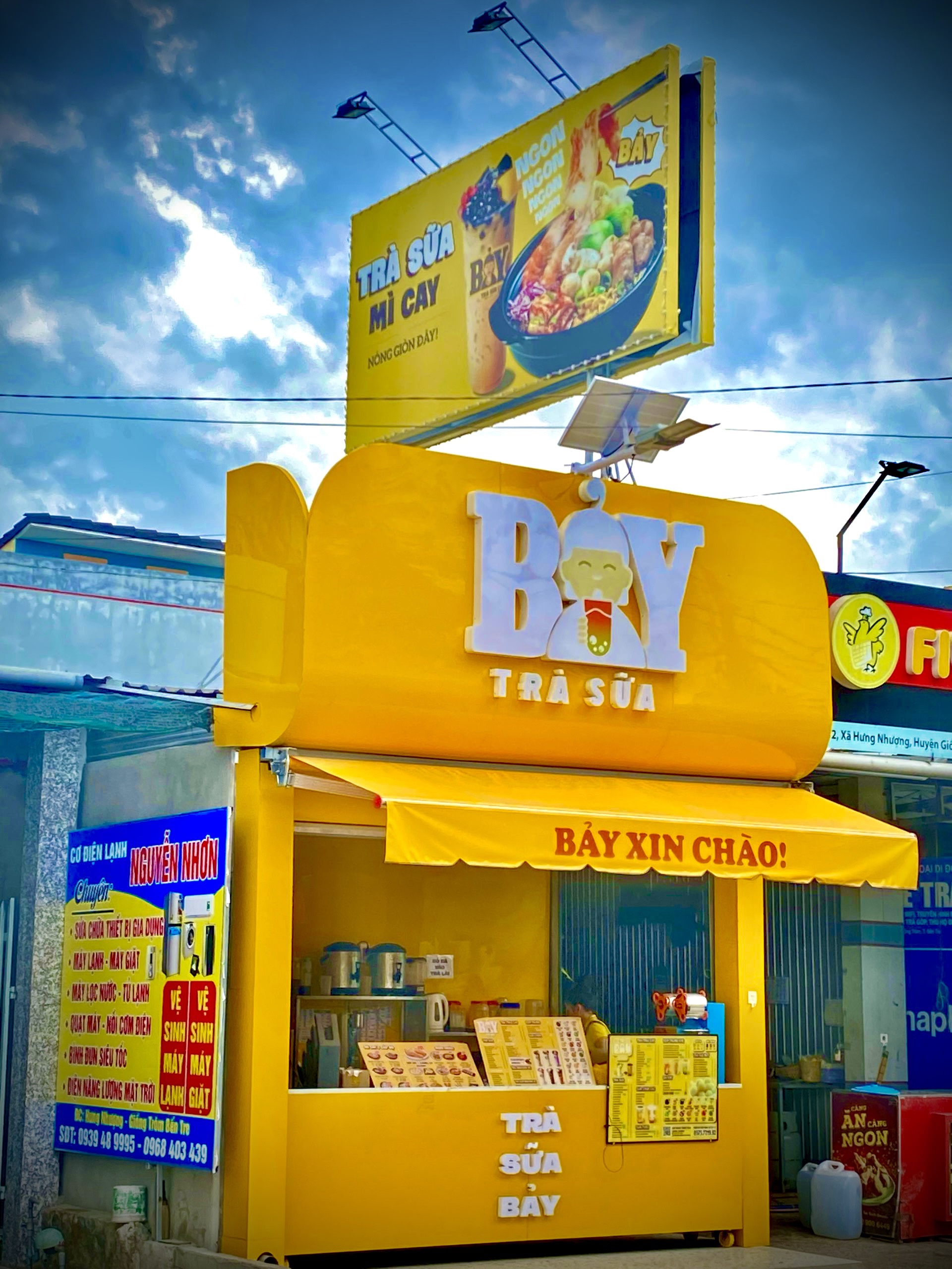 Thi công bảng hiệu độc lạ