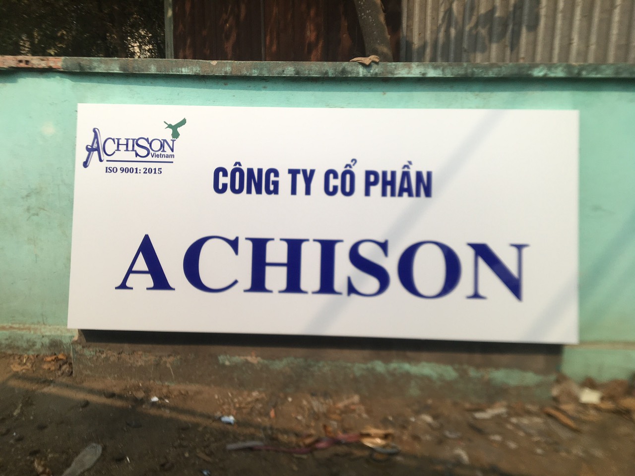 Thi công bảng hiệu công ty bằng đá