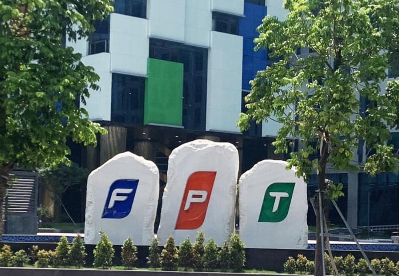 Thi công bảng hiệu công ty bằng đá