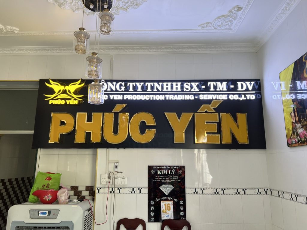 Thiết kế bảng hiệu kim loại