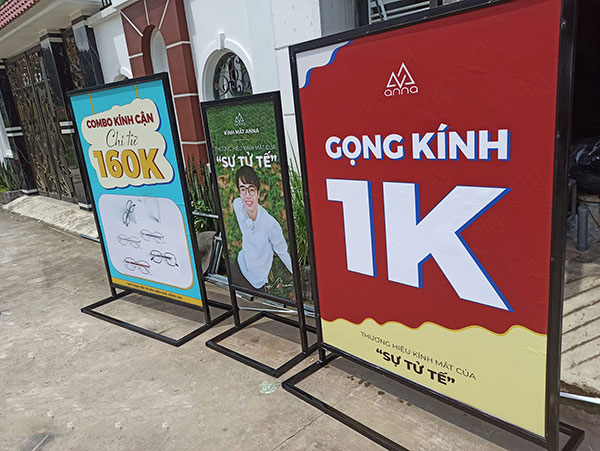 Thi Công Bảng Hiệu Hộp Đèn Đứng