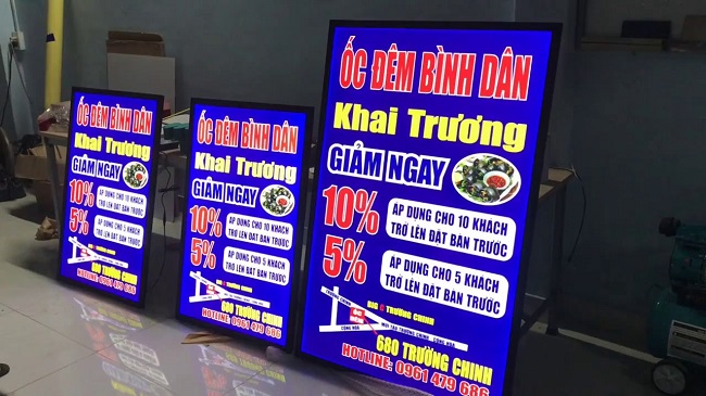 Thiết Kế Bảng Hiệu Hộp Đèn Đứng