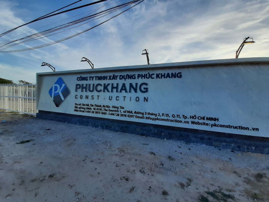 Thi Công Bảng Hiệu Đá Hoa Cương