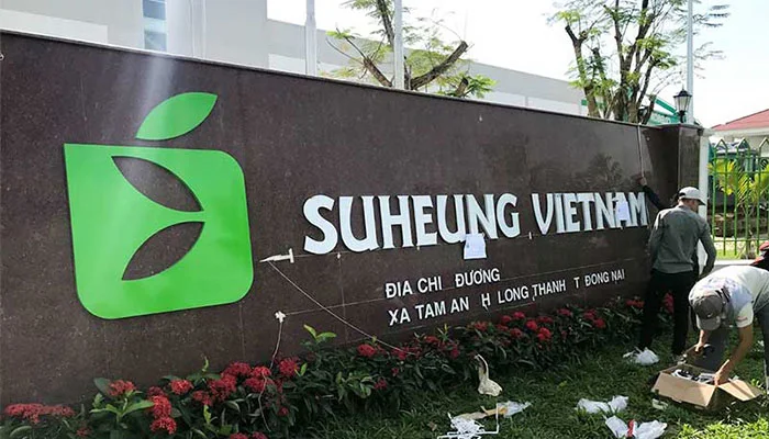 Thi Công Bảng Hiệu Đá Hoa Cương
